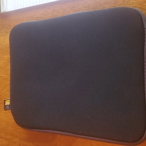 Case Logic Padded Neoprene Tablet Sleeve 8x11in - Picture 2 of 4